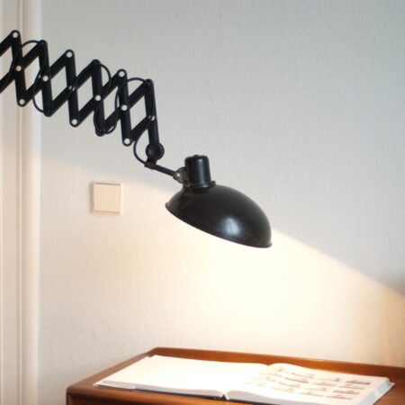 Helion scissor lamp with large shade
