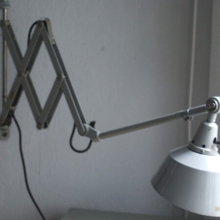 Midgard type 1000-II scissor lamp