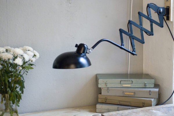 Black Helo scissor lamp with wide shade
