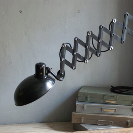 Helion big scissor lamp with wide shade made of bakelite