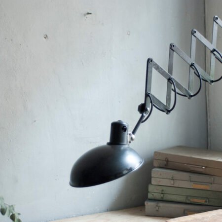 Helion old lamp with wide shade