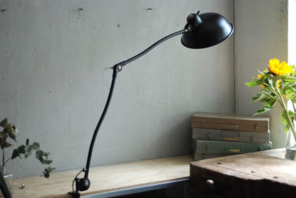 Helo rare clamp lamp with wide shade