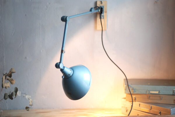Wandlampe Midgard in Hammerschlag blau